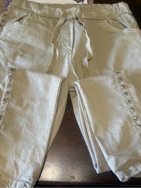 VENTI 6-Star-Trim Drawstring Cropped Jogger Pants in Light Olive, retail $99.00